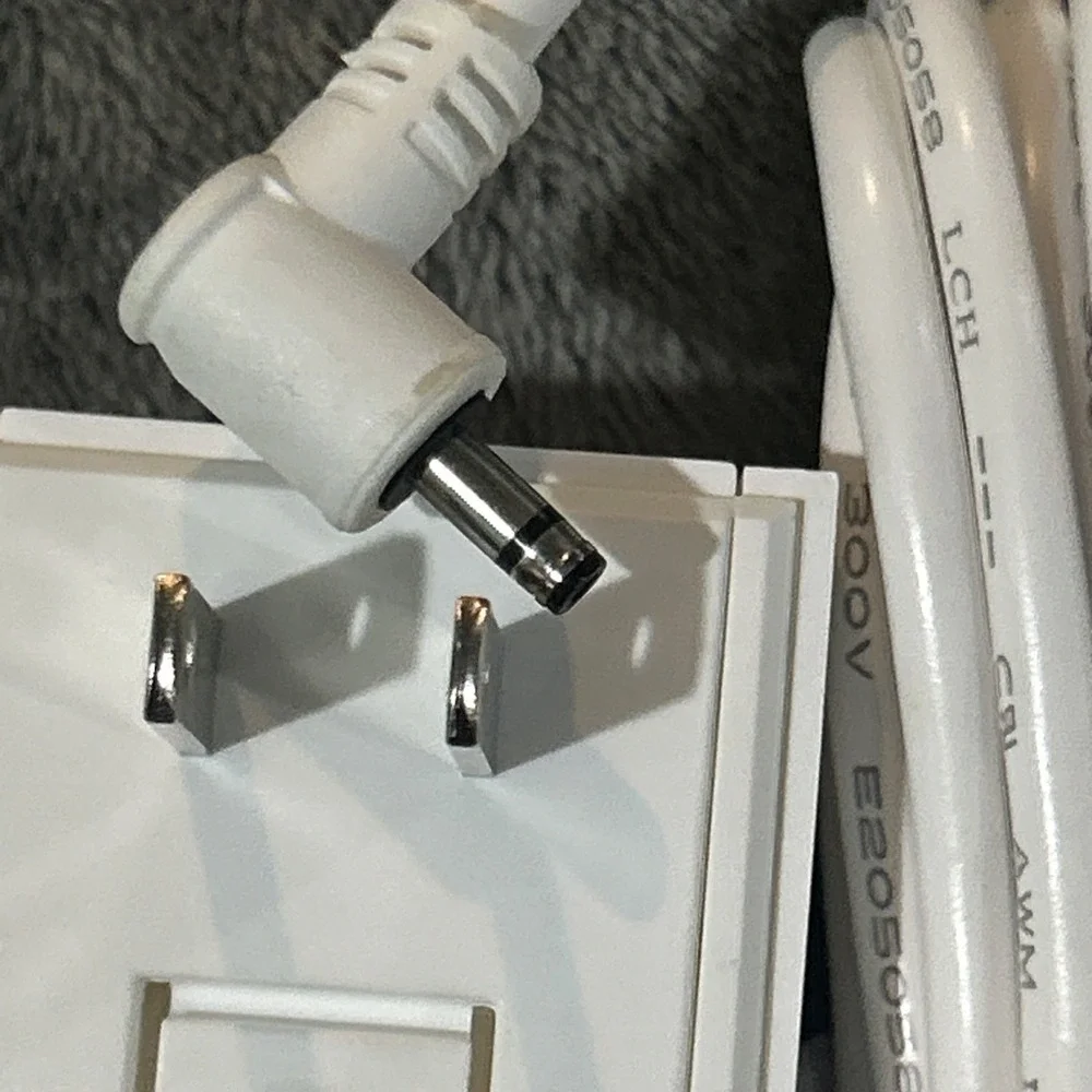 New Genuine Ring Indoor/Outdoor Stick Up Cam Power Adapter Barrel Plug‎ - White